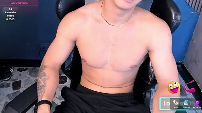 Axxel_Muscle Show Webcam