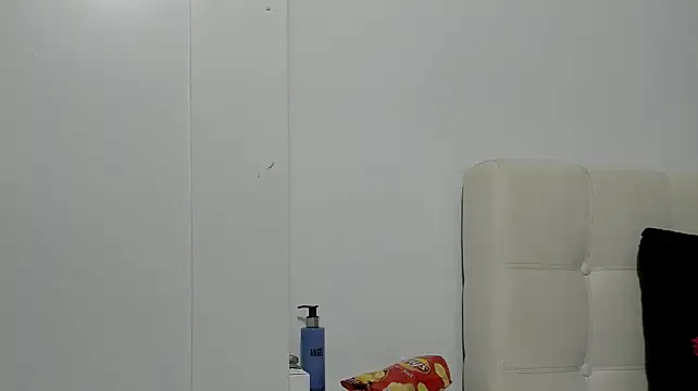 Chat +18 de saradusk ao vivo