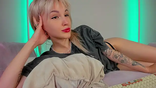 LisaFoxyMe live XXX chat
