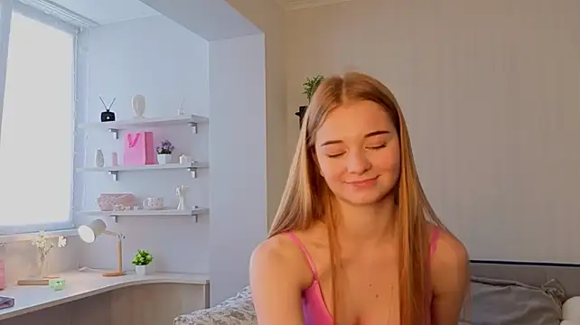 EffieFruin's Live XXX Chat