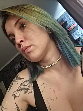LazyTanukii's Live XXX Chat