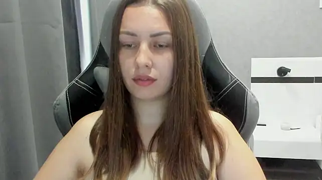 Mia_shy1 Chat XXX in diretta
