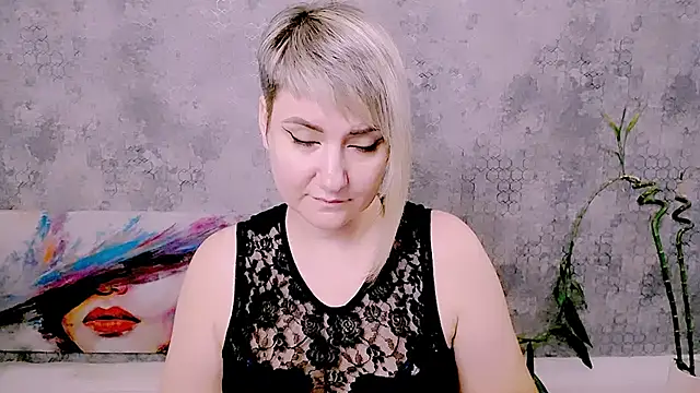 Djullia Adlı Modelin Canlı XXX Sohbeti