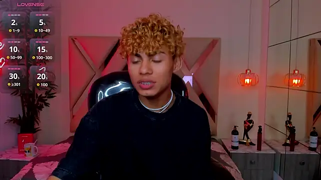 Anyelo_Twink লাইভ XXX চ্যাট