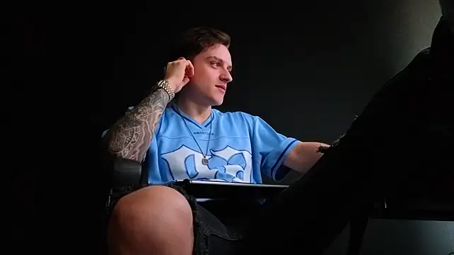 Онлайн чат XXX FelixStarkk