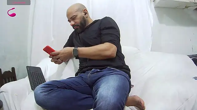 bruce_bigg élő XXX-chatje