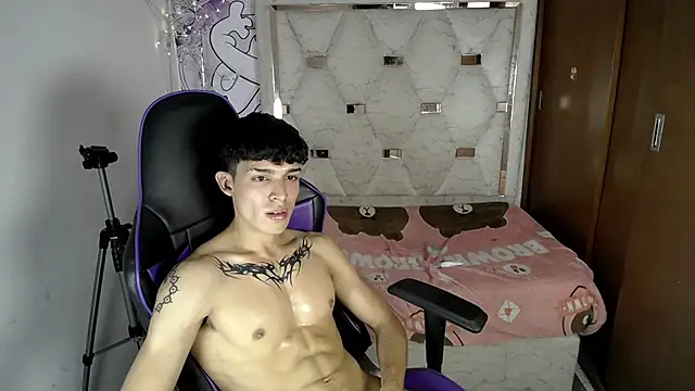 Liom_Gym élő XXX-chatje