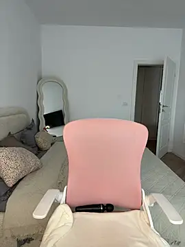 ClaraaJoy XXX чат на живо