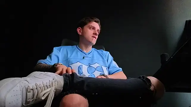 צ'אט XXX בשידור חי של FelixStarkk
