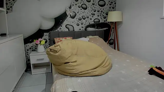 Chat +18 de AlmaFancy ao vivo