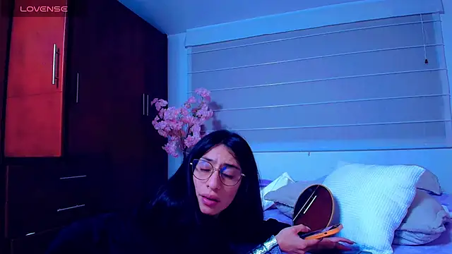 Chat +18 de Lucyjoi ao vivo