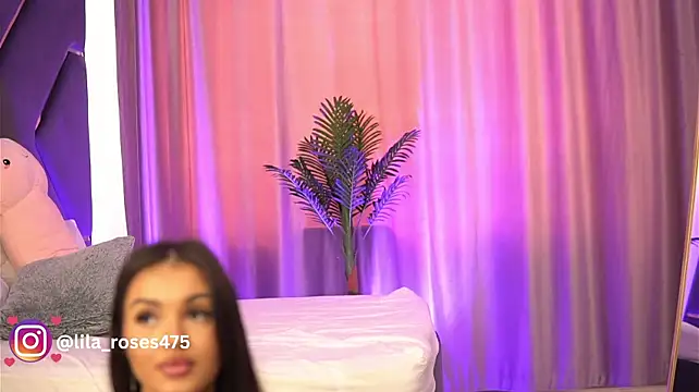دردشة LilaRoses الجنسية المباشرة