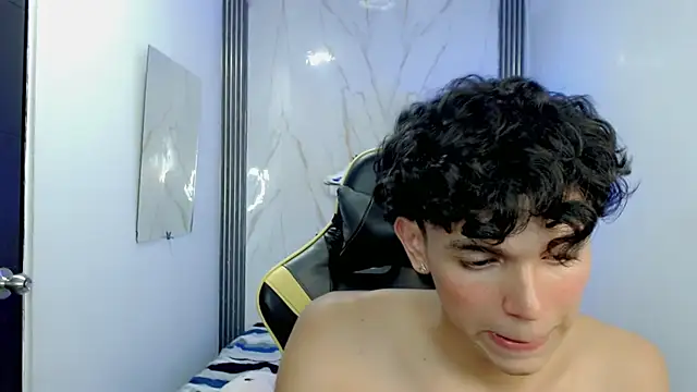 FUNNY_DICK_ élő XXX-chatje