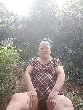 LoveMomy68's Live XXX Chat
