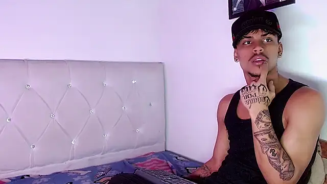 Show modela Angel_foxc13 na web-kameri