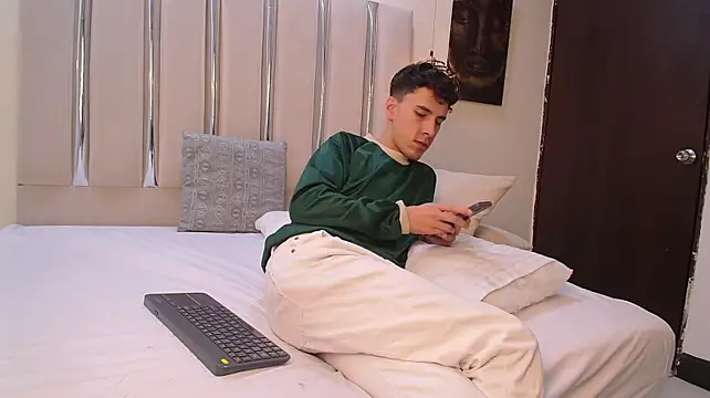 Онлайн чат XXX MaxLeons