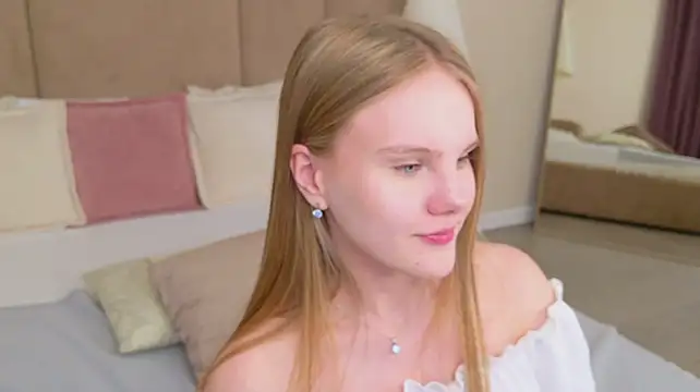 Lili_Lohan Live XXX-Chat