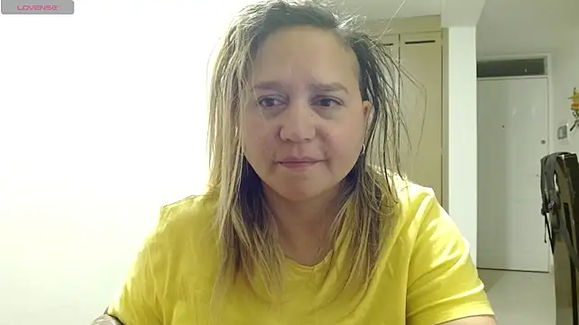 Chatroom XXX en direct de LauraReeves