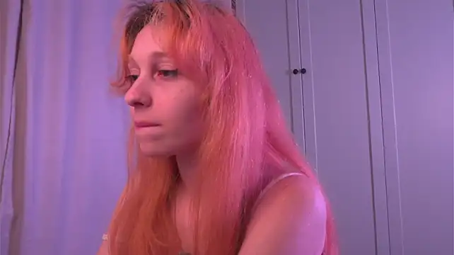 tgirlfoxy – Naživo XXX chat