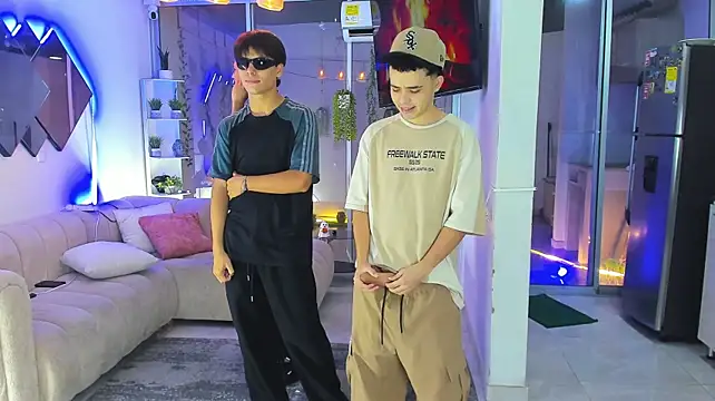 צ'אט XXX בשידור חי של Houseofwarrios