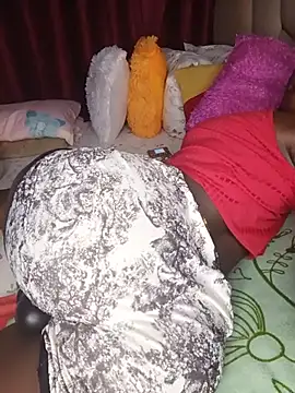 NicRaisaa Adlı Modelin Canlı XXX Sohbeti