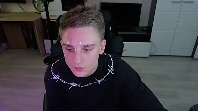 pvlpstvyn Live XXX chat