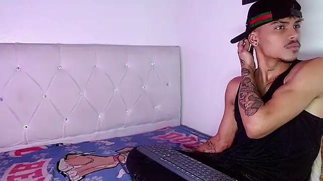 Angel_foxc13 Webcam show
