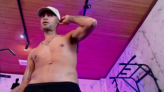 DrakeNeumann live XXX chat