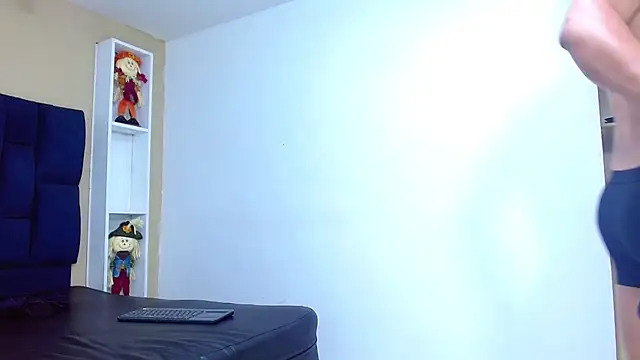 GoldenBoy_23 – Naživo XXX chat