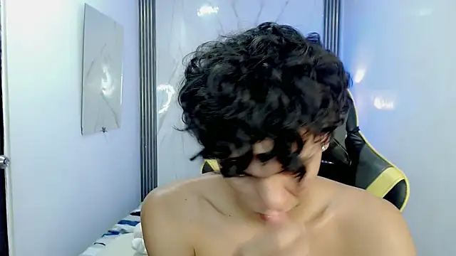 FUNNY_DICK_ Adlı Modelin Canlı XXX Sohbeti