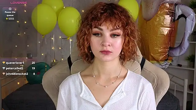 Kira__Fluffy Chat XXX in diretta