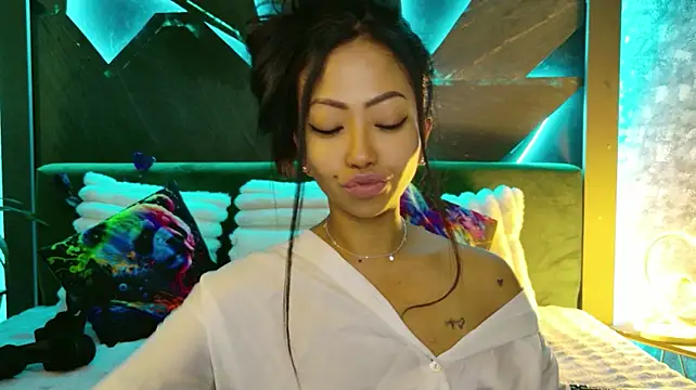 ElyaQuinn's Live XXX Chat