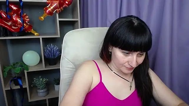 NinaFlawlees Chat XXX in diretta
