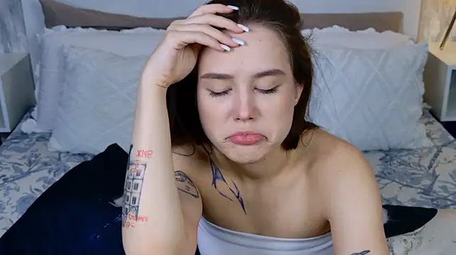 XXX chat uživo modela CarolineTenders