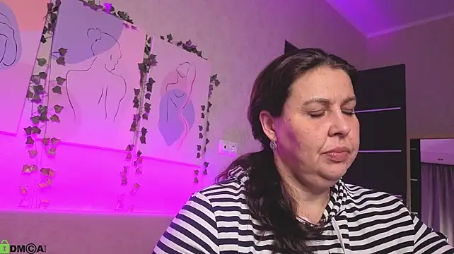 Chat +18 de Adel_Williams ao vivo