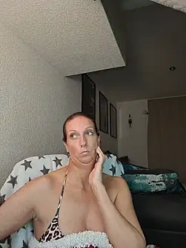 SexyJulia21 Live XXX-Chat