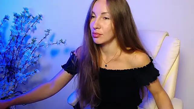 Brandy_Gem Adlı Modelin Canlı XXX Sohbeti