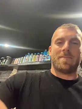 XXX chat uživo modela Johnytrain