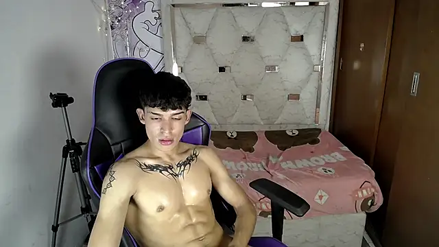 Liom_Gym: онлайн-секс-чат