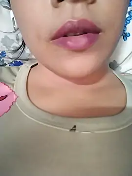 Anki-doll Adlı Modelin Canlı XXX Sohbeti