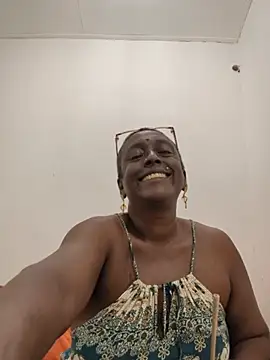 mamakarma1403 Show Webcam