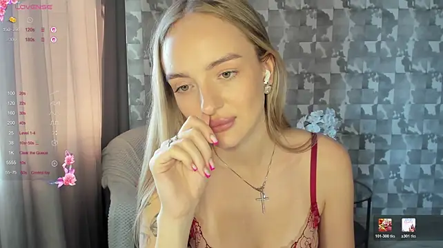 A_delina élő XXX-chatje