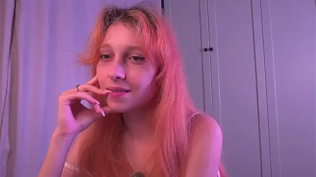 XXX chat uživo modela tgirlfoxy