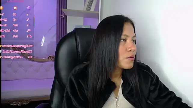 emiily_tk's Live XXX Chat