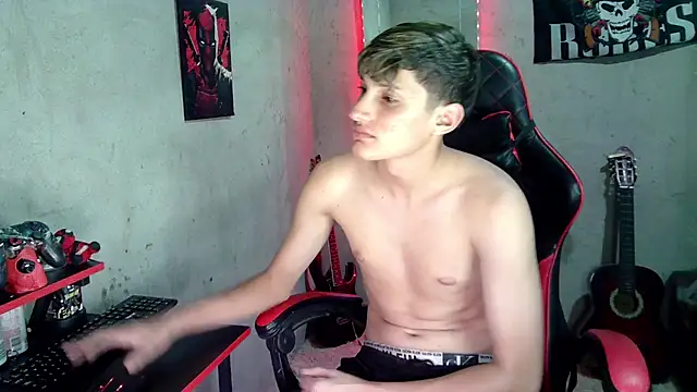 flaquito_junior's Live XXX Chat