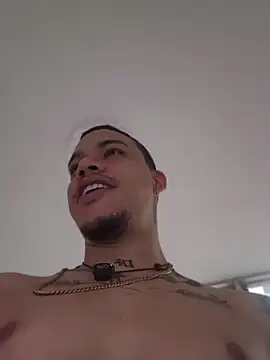 צ'אט XXX בשידור חי של AlphaMasterXxx