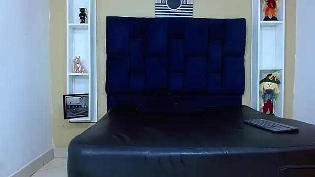 GoldenBoy_23 élő XXX-chatje