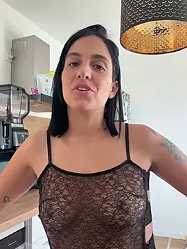 LaPetiteKim's Live XXX Chat