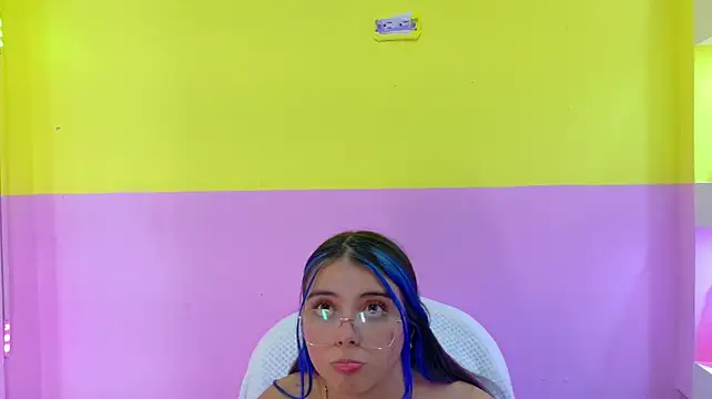 XXX chat uživo modela Kyomi_Hunt
