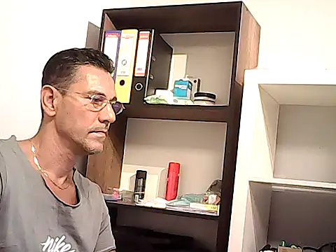mastercharisma35 Adlı Modelin Canlı XXX Sohbeti